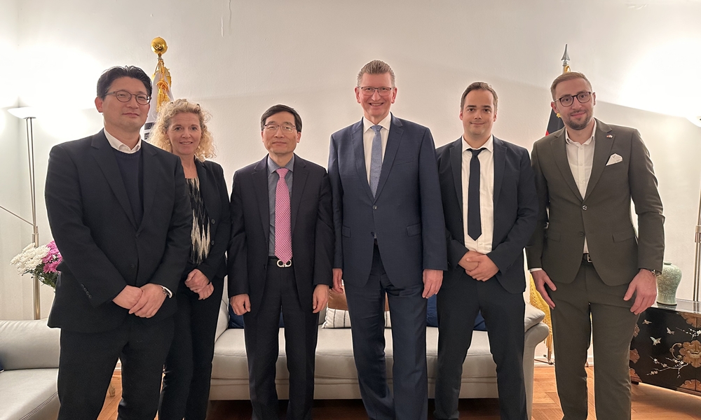 [Aktivität des Leiters] Empfang von Vertretern des Innenministeriums des Landes Nordrhein-Westfalen in der Residenz