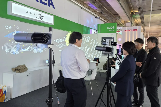 Generalkonsulin besucht die internationale Fachmesse Light + Building 2026 in Frankfurt am Main(12. März)